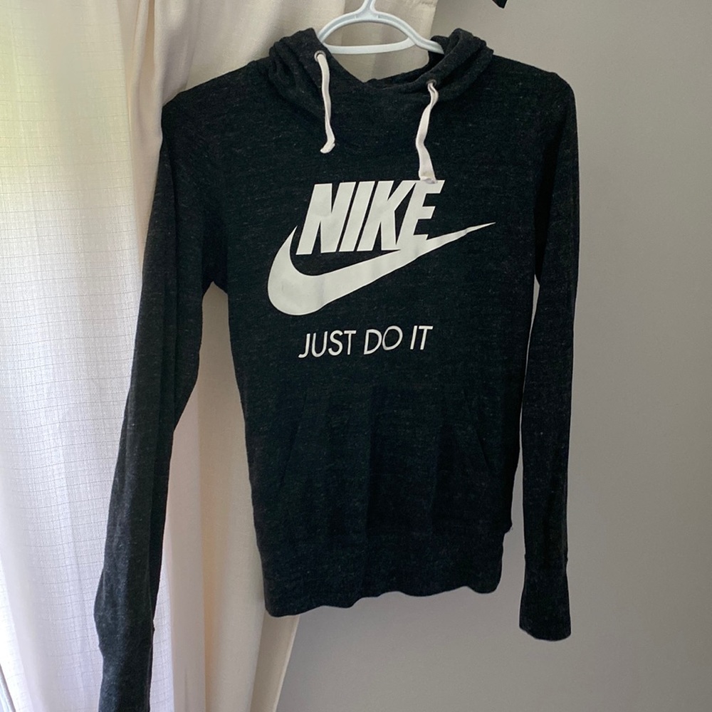 Nike long sleeve/ light sweater size xs (fitted)